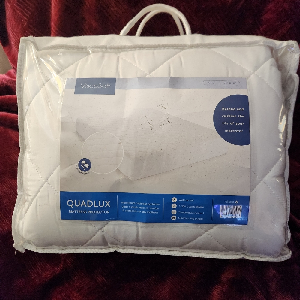 Mattress Protector King size Brand New. Waterproof